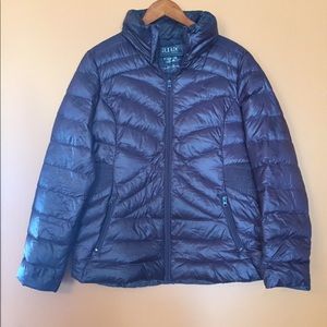 Packable Ana down jacket in beautiful plum color